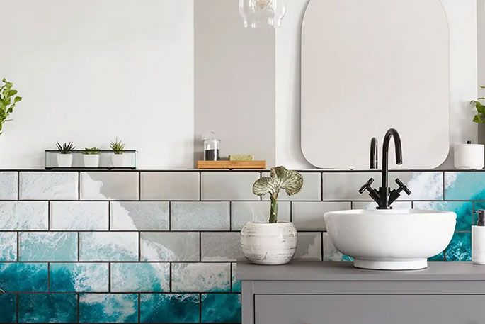 UV inkjet decoration of ceramic tiles