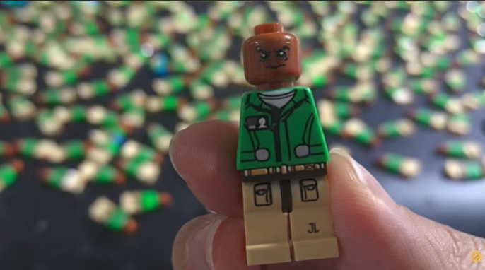 How Should Factory Buyers Evaluate UV Printing for Badges, Toys and Crafts?